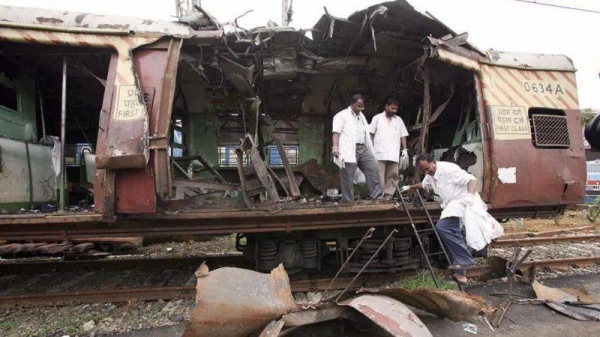 Seven blasts hit Mumbai commuter trains during evening rush hour in 2016