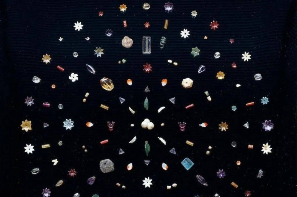 The jewels comprise nearly 1,800 pearls, rubies, sapphires, and patterned gold sheets