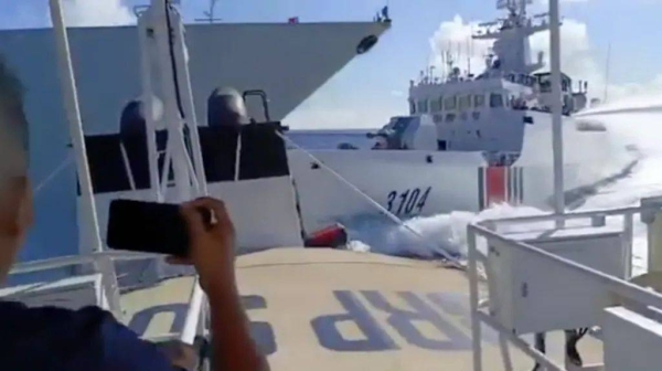 Chinese ships collide while pursuing Filipino boat