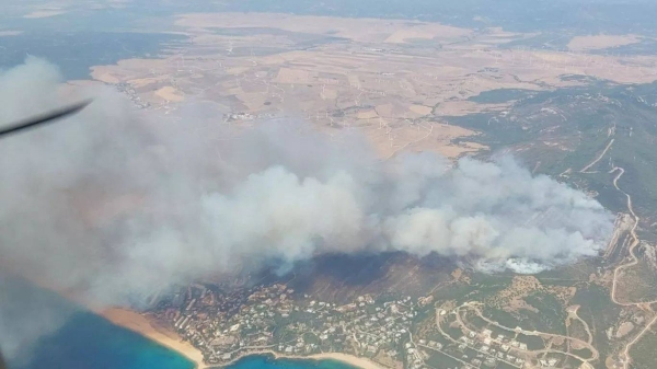 Aerial view of the fire threatening the town of Tarifa ('Cádiz), 11 August 2025