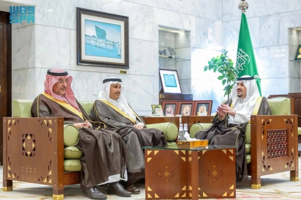 Deputy Emir of Riyadh Region Prince Mohammed bin Abdulrahman and Minister of Transport and Logistics Eng. Saleh Al-Jasser attend the ceremony of signing an agreement to establish and operate a passenger train station in the Zulfi governorate in Riyadh on Monday.

