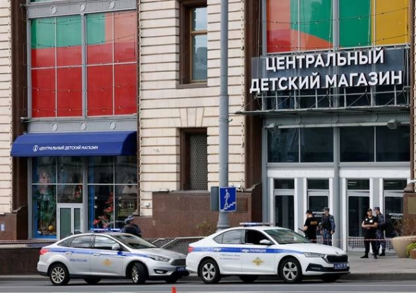 Gas cylinder blast kills 1 at iconic Moscow toy shop