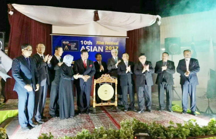 Members of the Asian Consulates Generals Club inaugurate the 10th Asian Film Festival at the Consulate General of Malaysia in Jeddah on Monday.