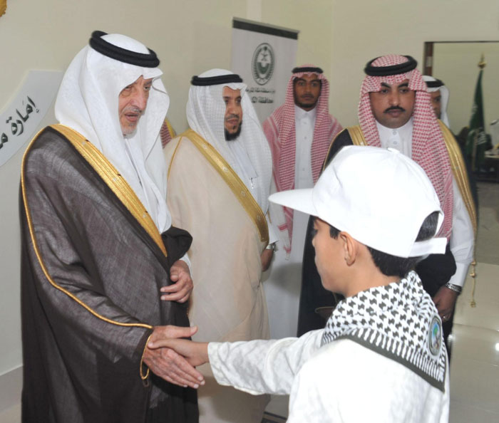 Makkah emir launches SR1.1 billion projects in Kamil, Khulais