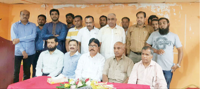 Members of the Gulbarga NRIs NGO Gulbarga Charitable and Welfare Trust with youth leader Abdul Qadeer Chonge at a felicitation event in Jeddah. — Courtesy photo