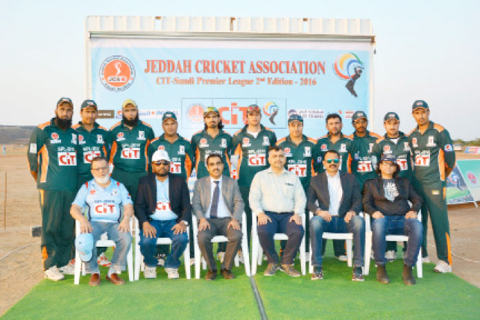 Pak Shaheen team with guests and JCA officials (sitting from L) A.A. Merchant, Aijaz Ahmed Khan, Siraj Wahab, Deepak Kaliya, Mir Arif Ali and Mohammed Sikander Ali.