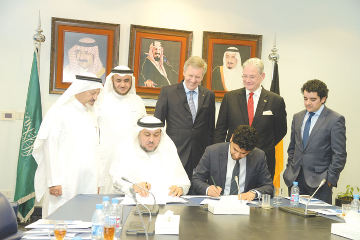 Deputy Chairman of the Jeddah Chamber of Commerce and Industry Mazen Batrajee and Deputy Delegate of German Industry and Commerce for Saudi Arabia, Bahrain and Yemen  Al-Ameen Al-Dalali sign a Memorandum of Understanding to promote the mutual interests of both organizations and develop the mutual beneficial trade and economic relations