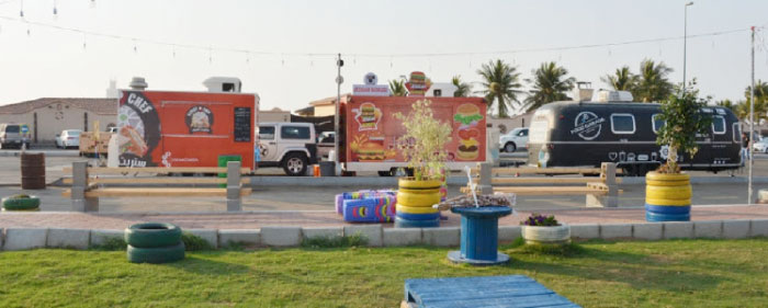 Food carts turn students and staff into investors