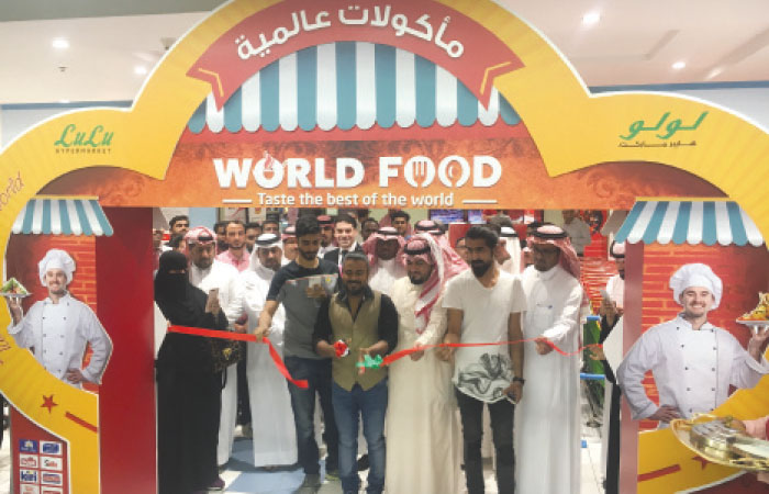 LuLu Food Festival is inaugurated by Raj Kalesh, a well-known anchor and food expert from India