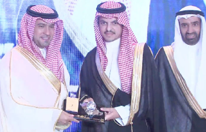 Sulaiman Abdulrahman Al Rashid, CEO of ARTAR Real Estate Development, receivs the Best Real Esate Developer award at Restatex