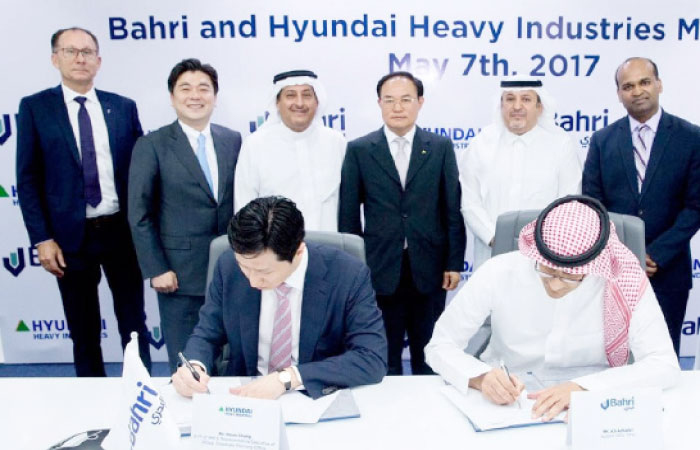 Eng. Abdulrahman Mohammed Al-Mofadhi, Chairman, Bahri, and Chung Ki-sun, Executive Vice President of Corporate Planning for HHI Group sign the MoU